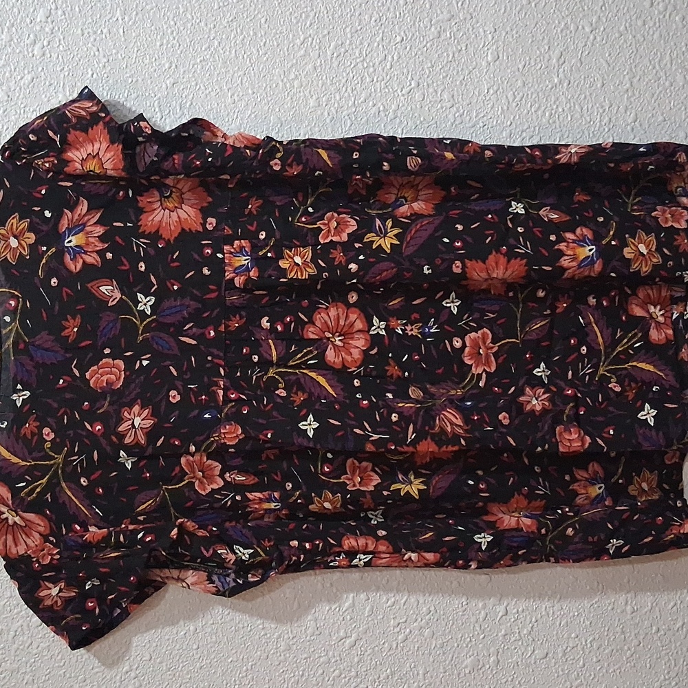 Old Navy Black and Red Floral Blouse,  Ladies X-Small Floral Peasant Blouse - Picture 4 of 5